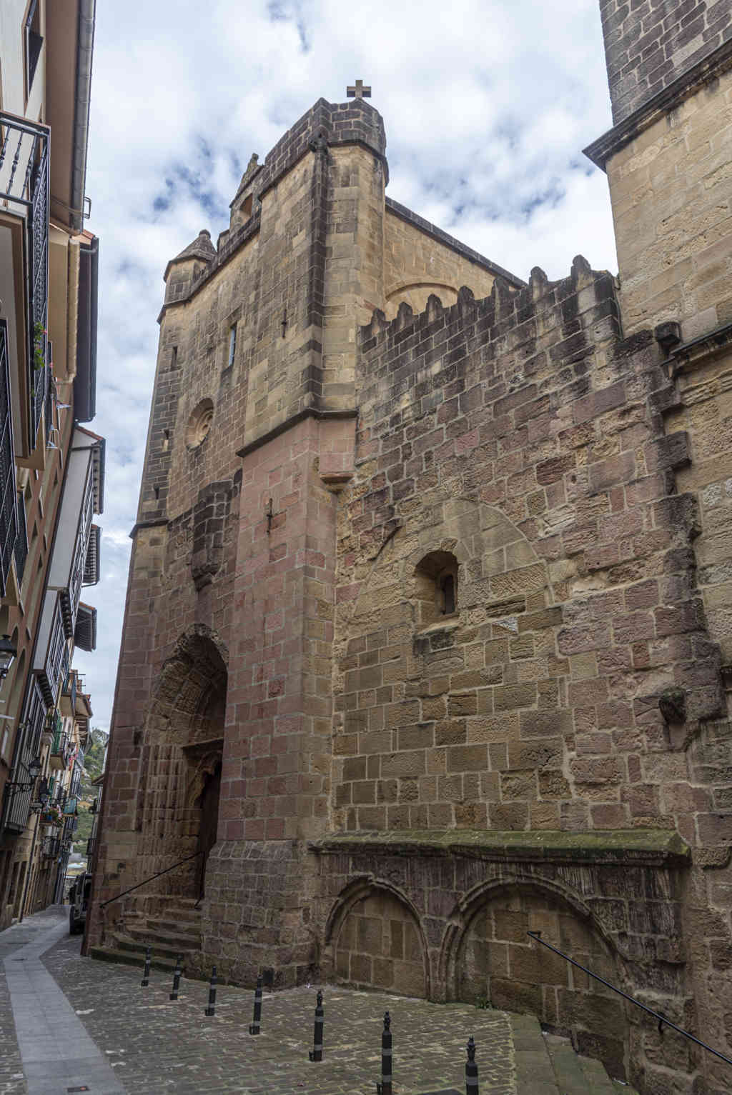 Guipúzcoa - Getaria 09 - iglesia de San Salvador.jpg